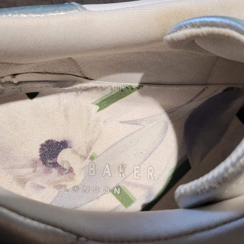 Ted Baker Zenis Sneakers. Size 8 - Picture 4 of 11